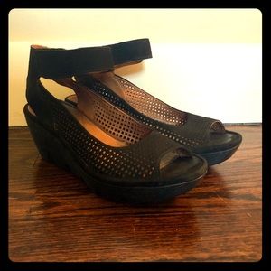 Clark’s wedge peeptoe sandal size 10